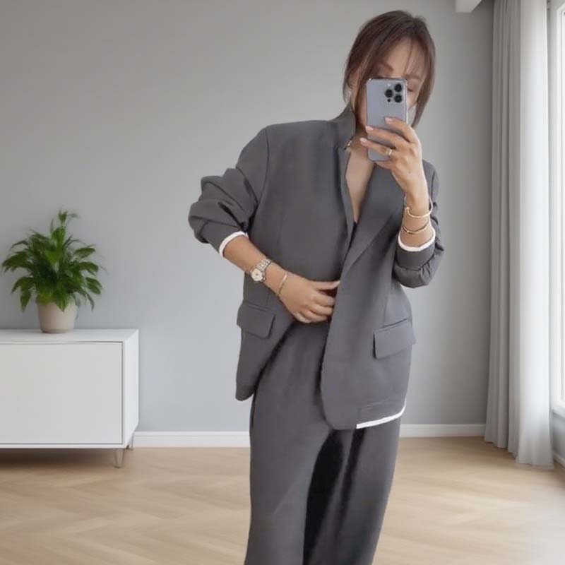Mirelle | Modern damespak met blazer en soepel vallende broek