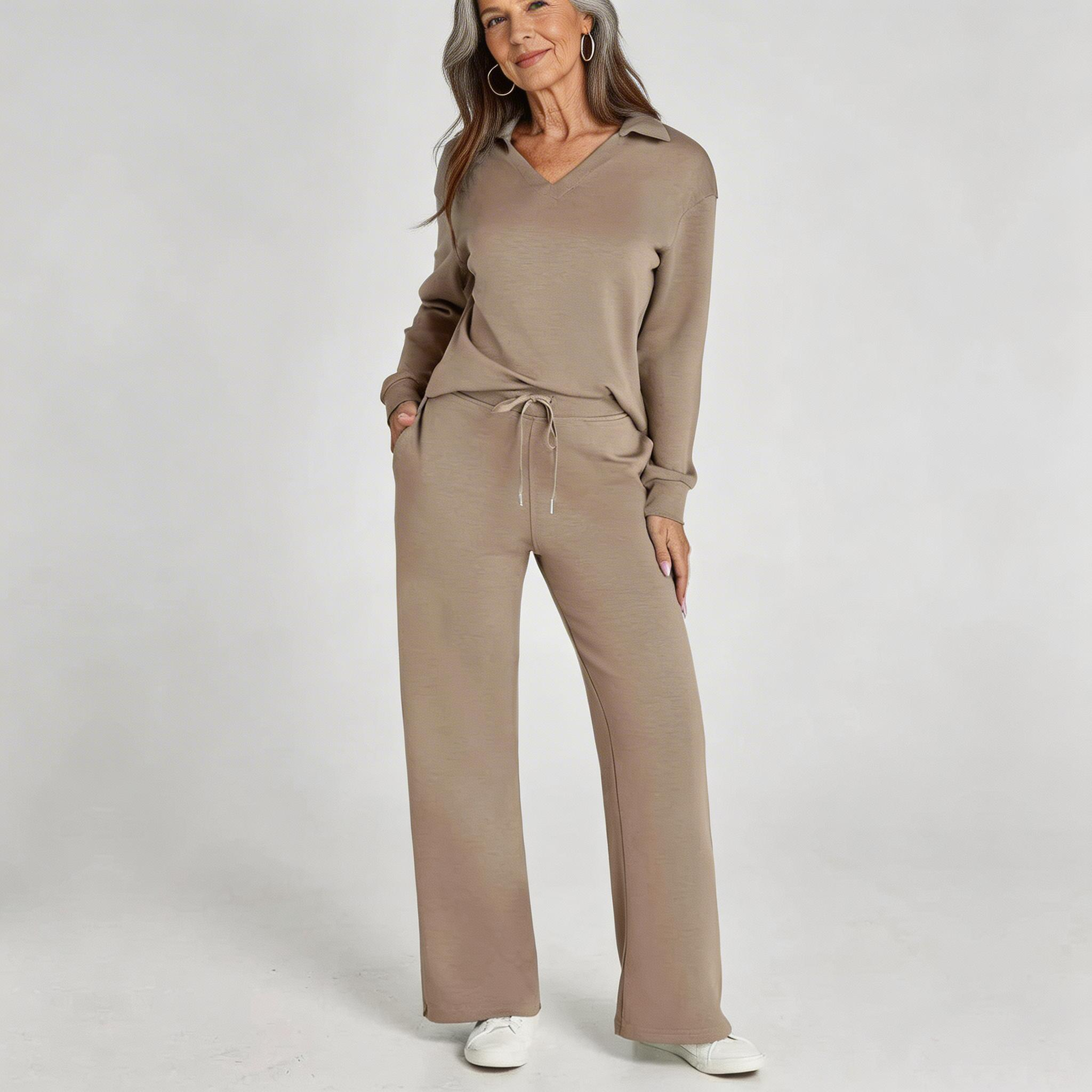 Serena | Luxe Loungewear Set met Wijde Comfy Broek en Elegante V-hals