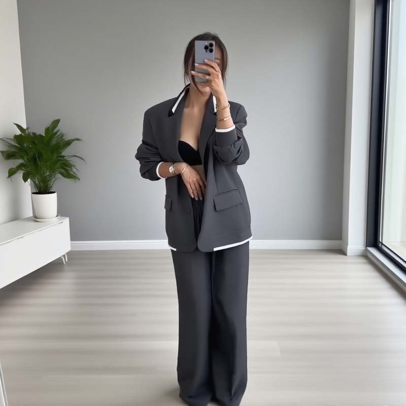 Mirelle | Modern damespak met blazer en soepel vallende broek